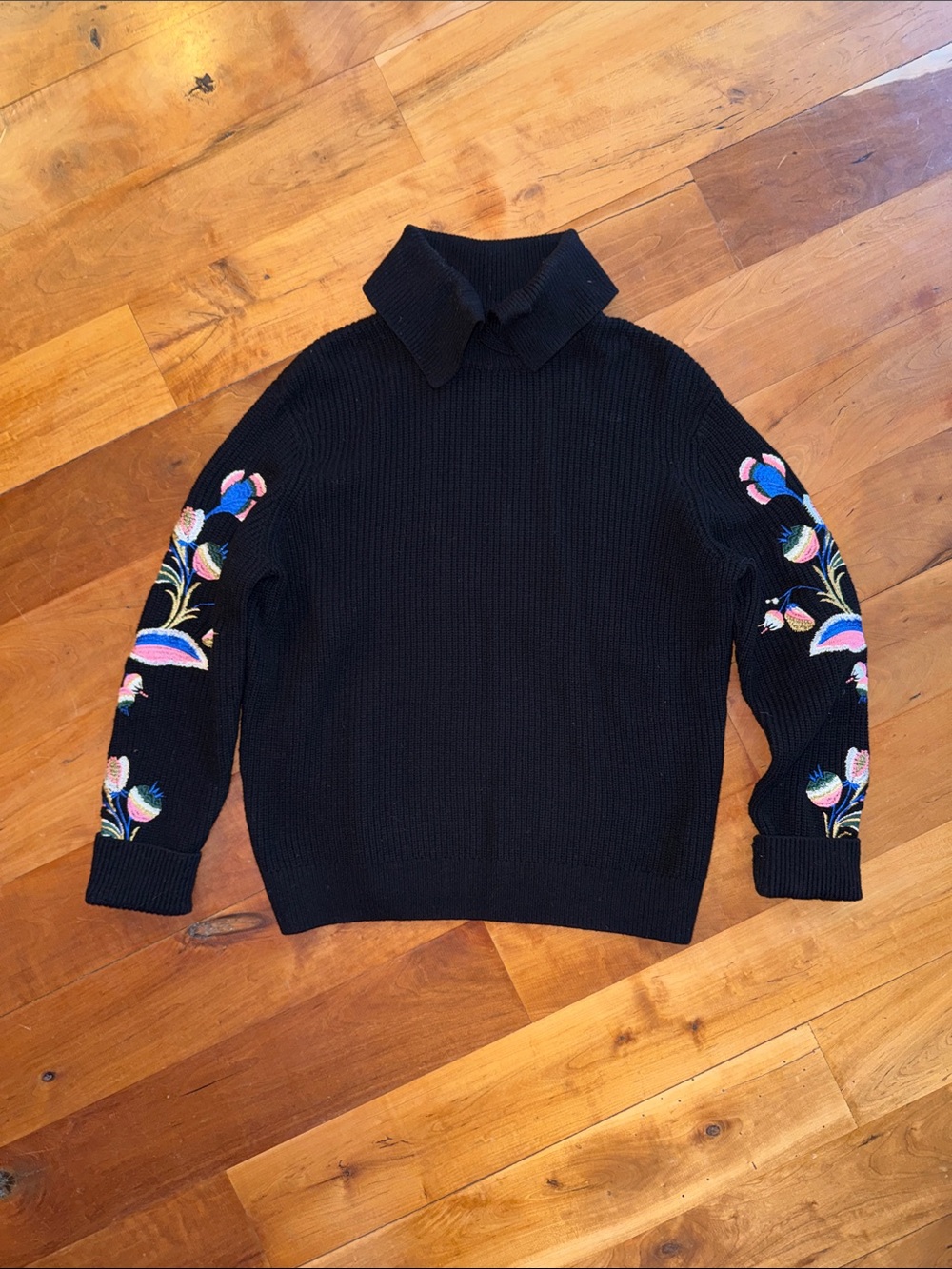 & Other Stories Climbing Flower Embroidery Sweater – Large